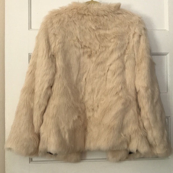 Cream White Faux Fur Collarless Coat - Picture 2 of 8